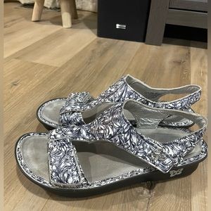 Alegría sandals sz 10  good.  Condition